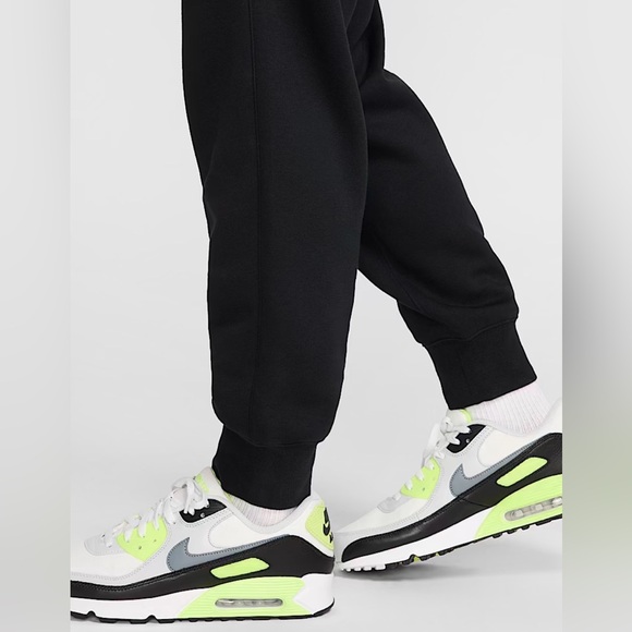 NWT Nike Men's Sportswear Club Fleece Jogger/Sweatpants Black/White. Size: XL - Picture 4 of 15